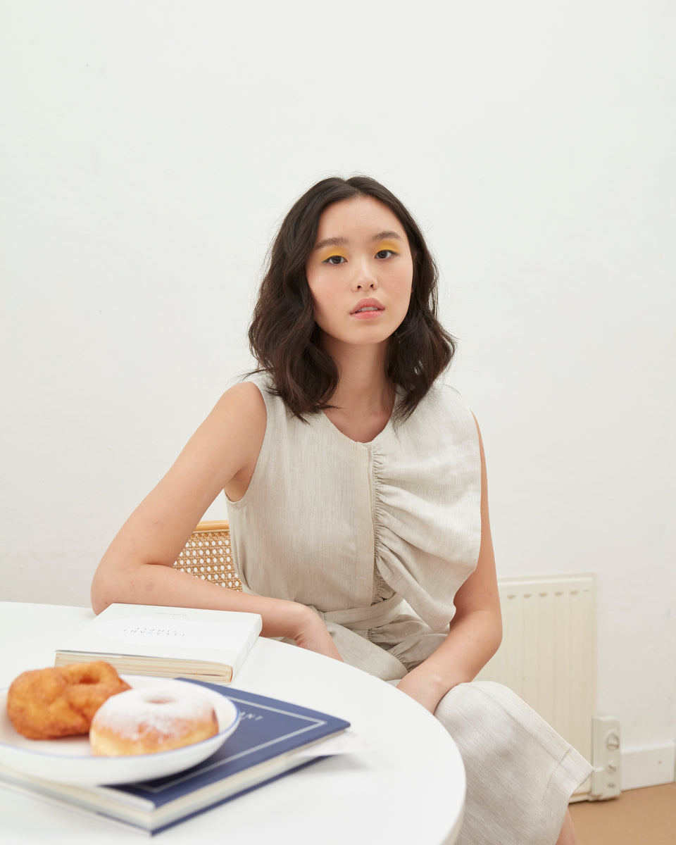 ONE-SIDED RUFFLE DRESS