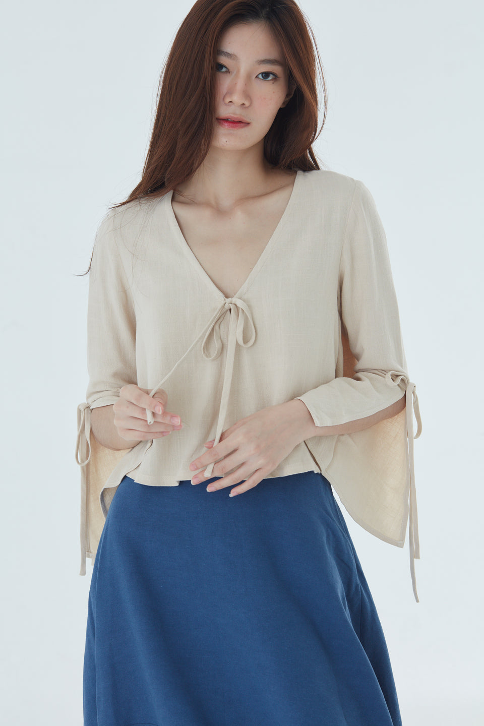 V TIE BLOUSE