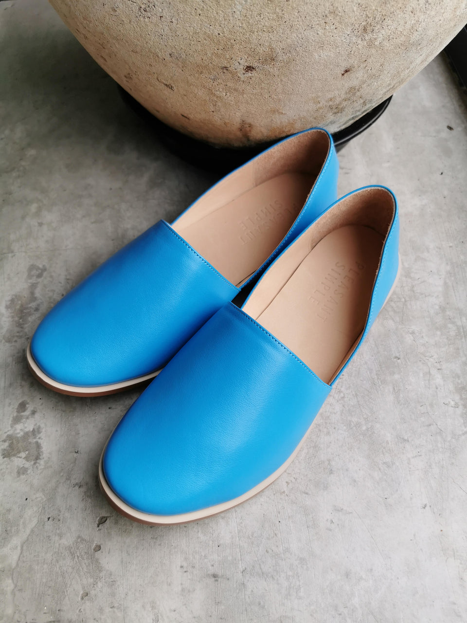 SIMPLE FLATS